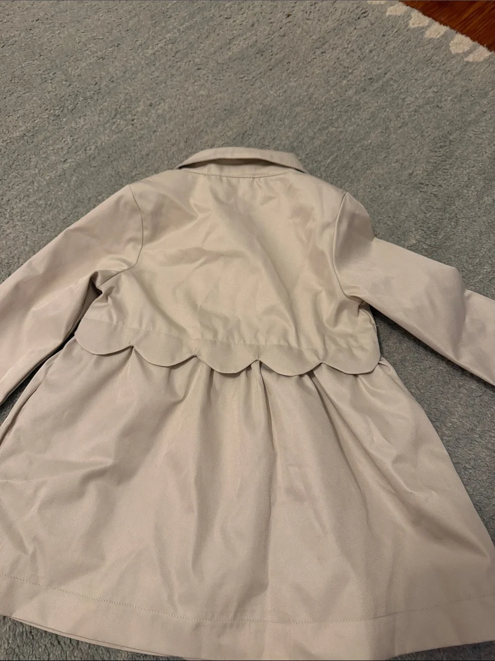 Tahari light cream
